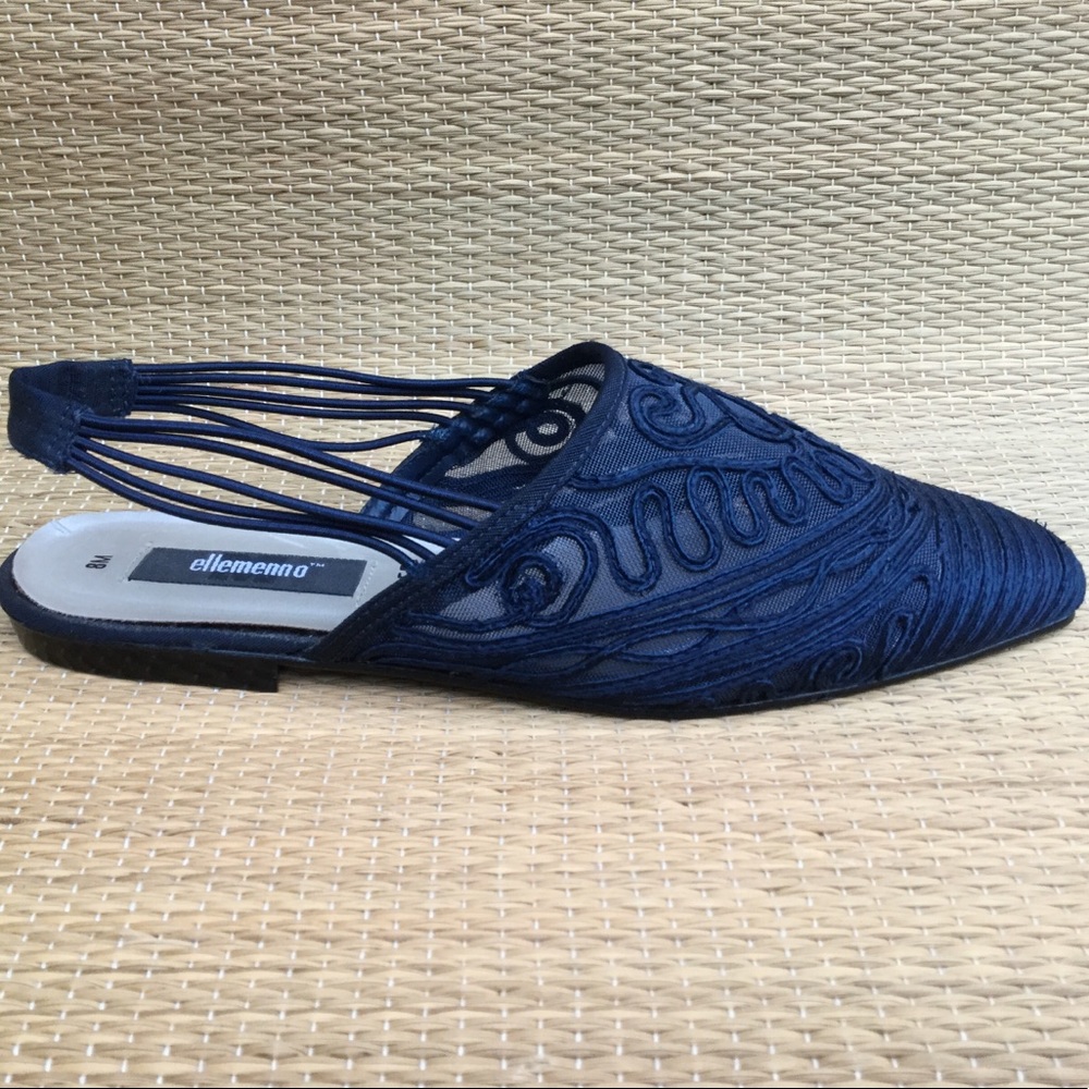 NAVY SHEER FLATS EUC